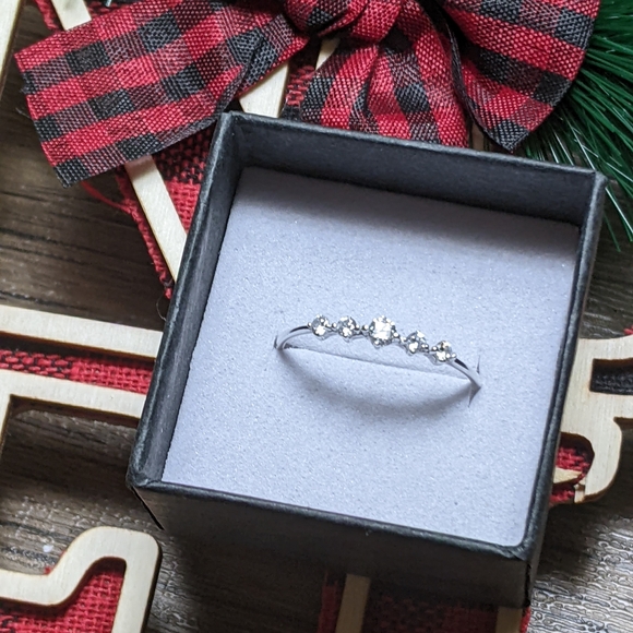 Silver Sparkling Ring - Picture 3 of 3